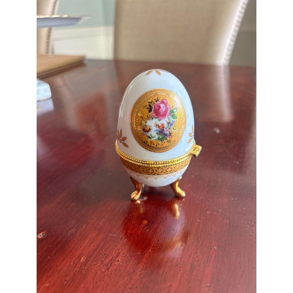 Vintage Ceramic Egg Trinket box by Sheng Kun